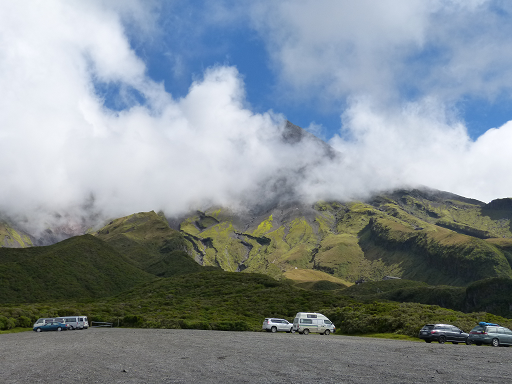 Taranaki in Wolken